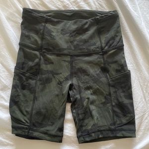 Lululemon - Size 2, Fast and Free 6 inch biker shorts.